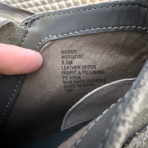 Steve Madden Charcoal Gray Suede Wedge Sneakers Ankle Boots Sz 8.5 M EUC - Picture 7 of 7